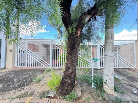 Casa para alugar em Sumaré, Jardim Paulista, com 2 quartos, com 150 m²